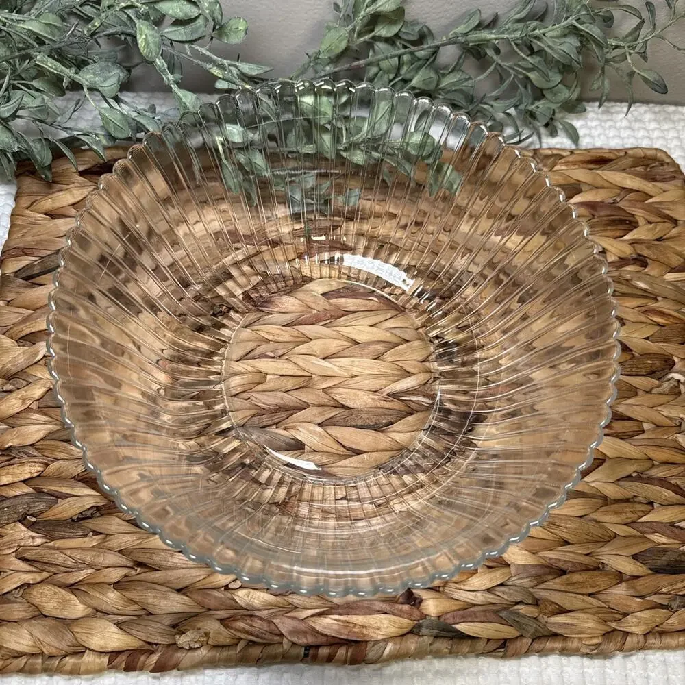 Arcoroc France Fleur Clear Glass Ribbed Serving Salad Bowl 9.3” Scalloped Rim